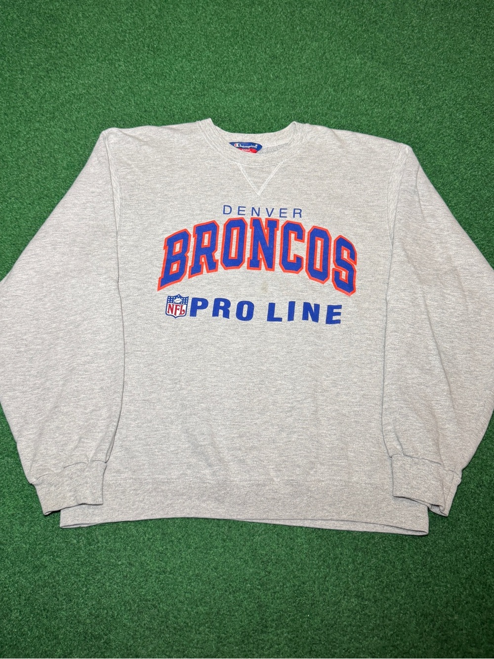 Vintage 90s Denver Broncos Crewneck Sweatshirt, Football NFL Grey Baggy (Large)